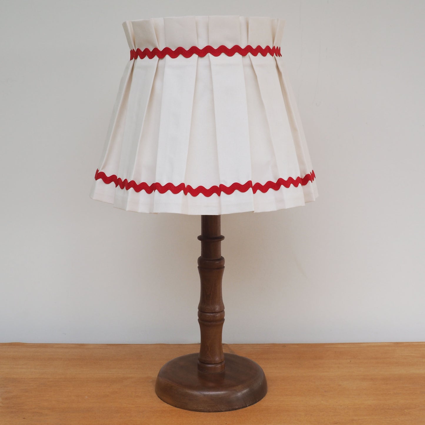 MEDIUM box pleat ricrac trim lampshade