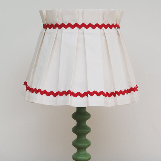 MEDIUM box pleat ricrac trim lampshade