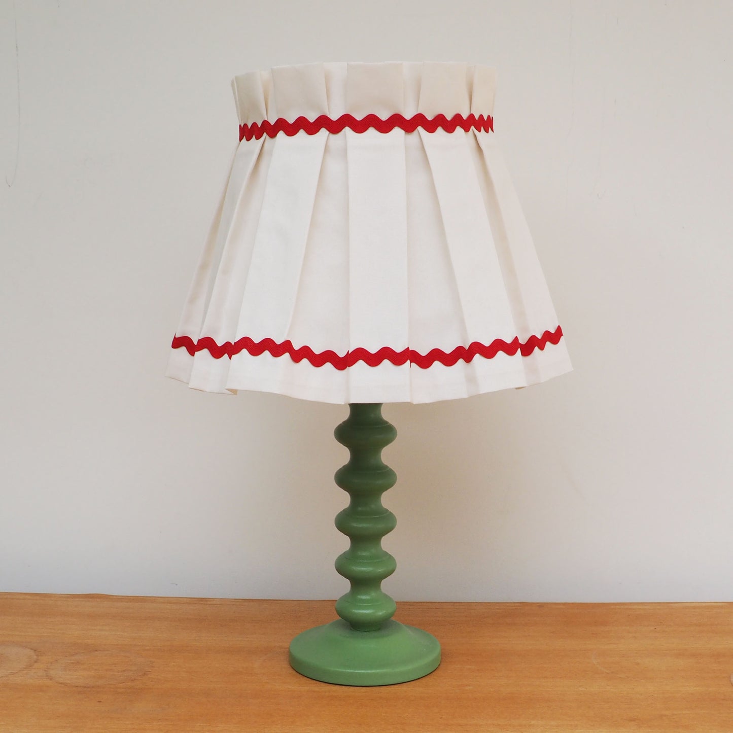 MEDIUM box pleat ricrac trim lampshade