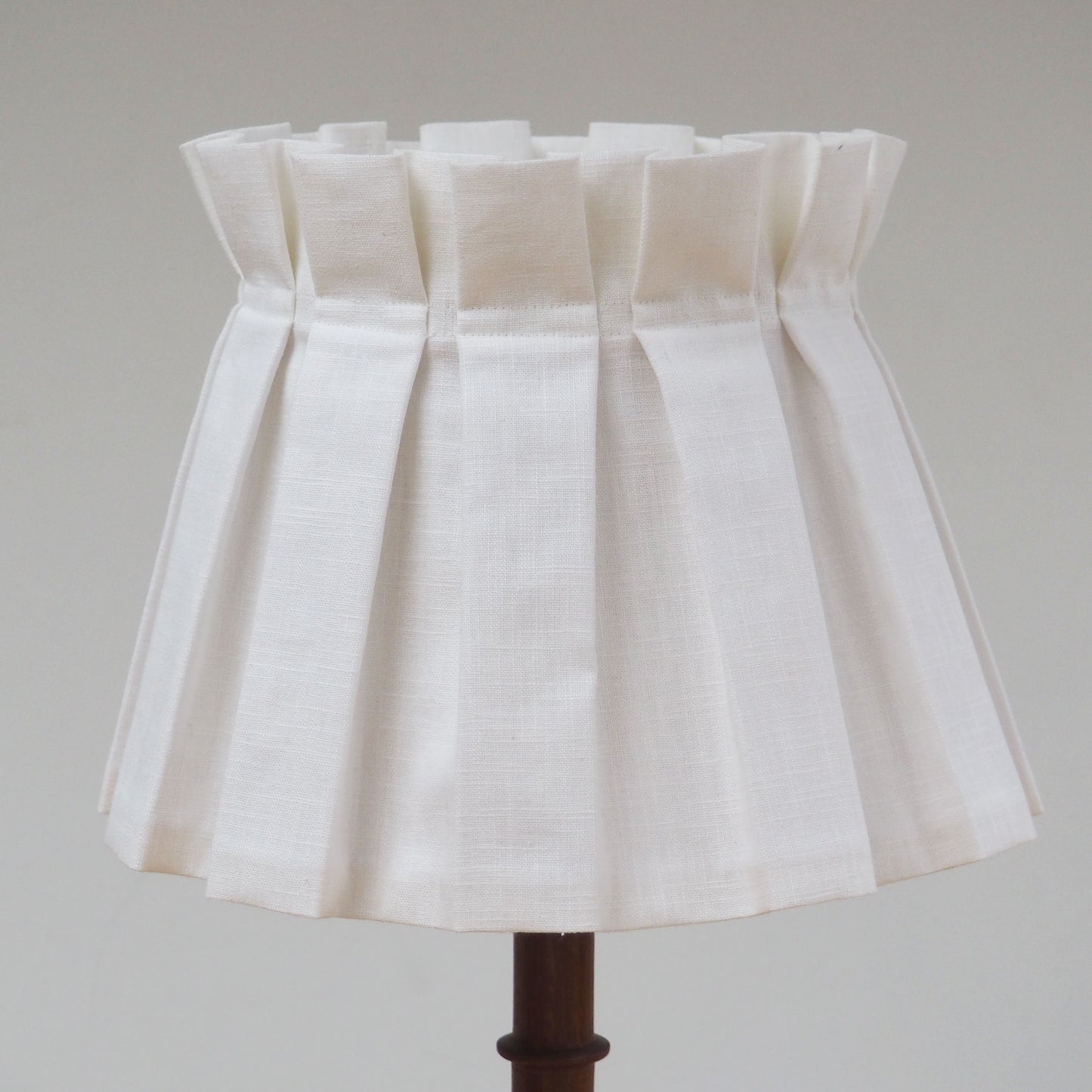 MEDIUM box pleat 100% linen white fabric lampshade