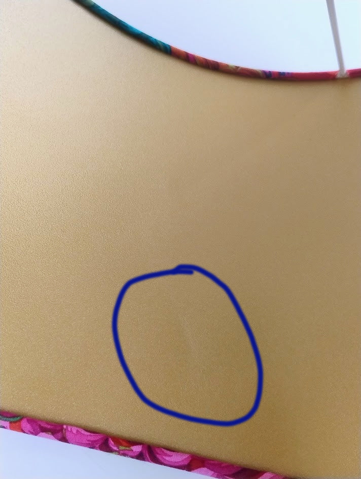 Japanese chrystanthemum scarlet lampshade - small fault