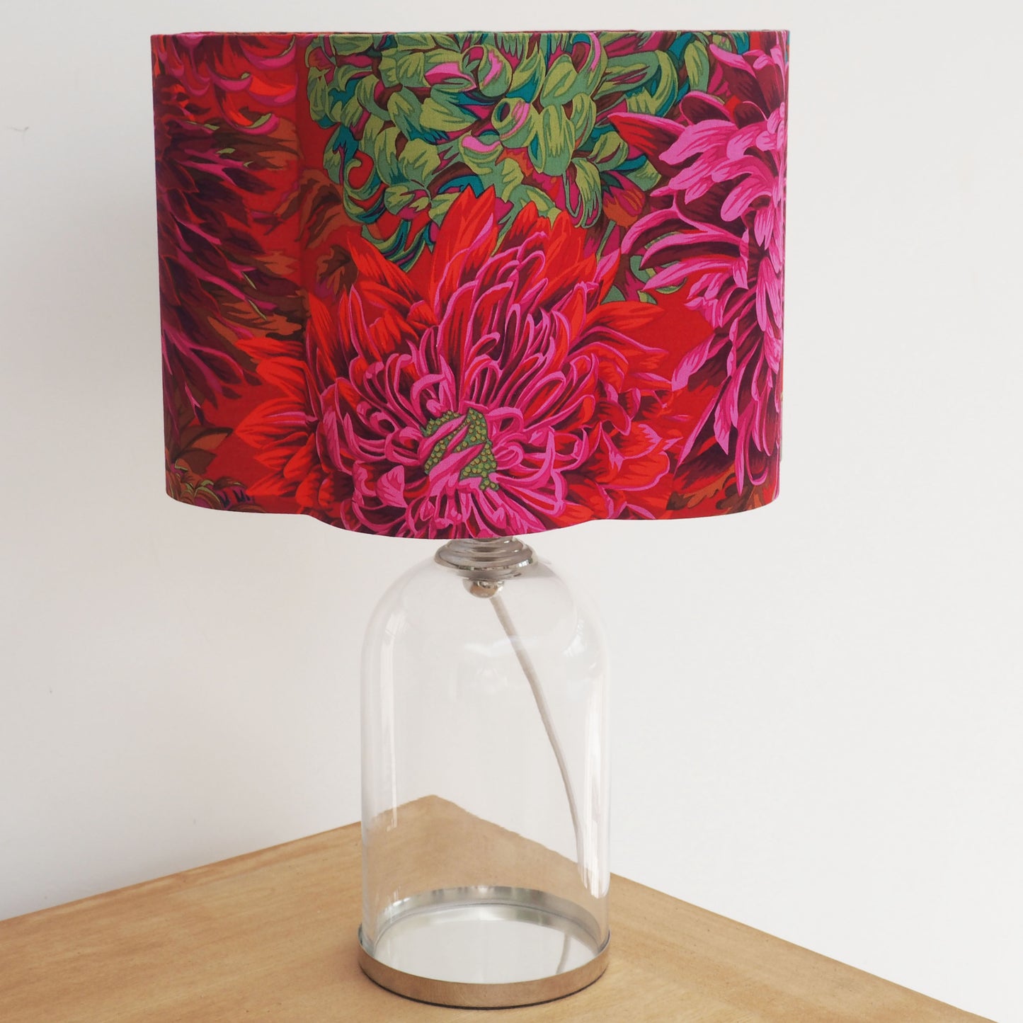 Japanese Chrysanthemum Scarlet lampshade - SCALLOP